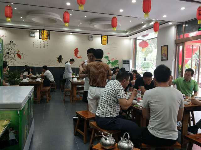 重庆特色餐饮,不光要有饮食特色,装修特色也不能少哦