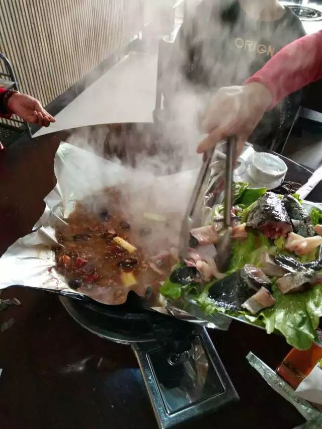 特色餐饮，无明火制作，石头做菜你吃过吗？